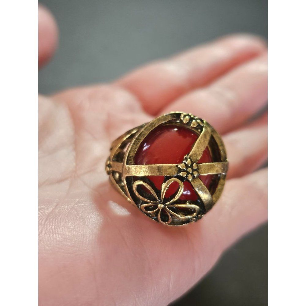 Gold tone Love, peace and harmony ring size 7.5